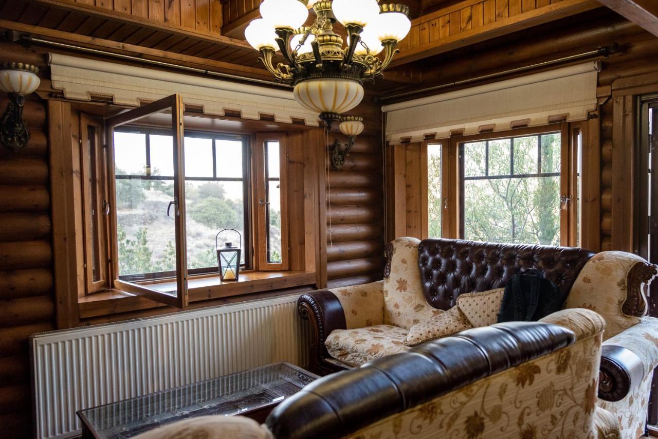 *2 Bdr Log House /Mountains/Queen Bed/Fireplace Gourri Dış mekan fotoğraf