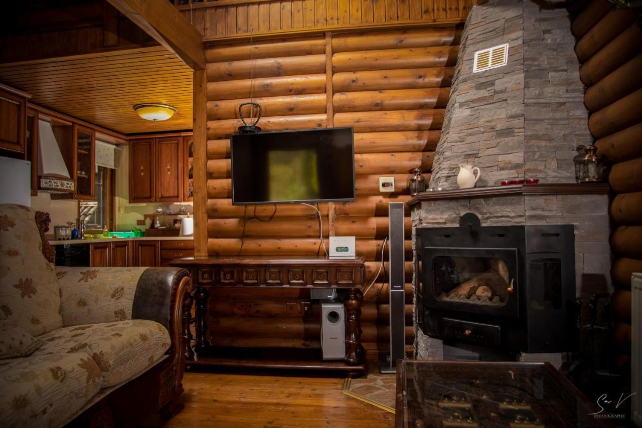 *2 Bdr Log House /Mountains/Queen Bed/Fireplace Gourri Dış mekan fotoğraf