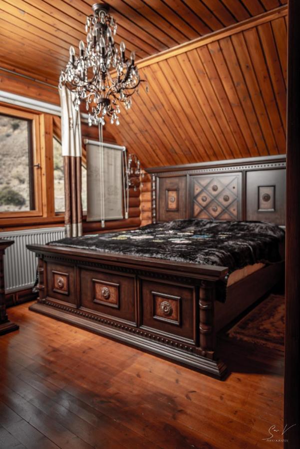*2 Bdr Log House /Mountains/Queen Bed/Fireplace Gourri Dış mekan fotoğraf