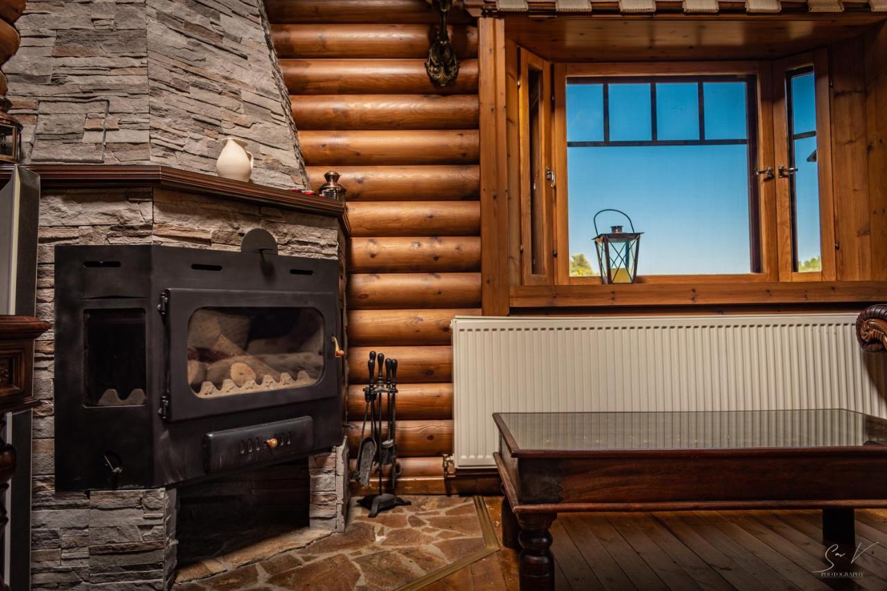*2 Bdr Log House /Mountains/Queen Bed/Fireplace Gourri Dış mekan fotoğraf